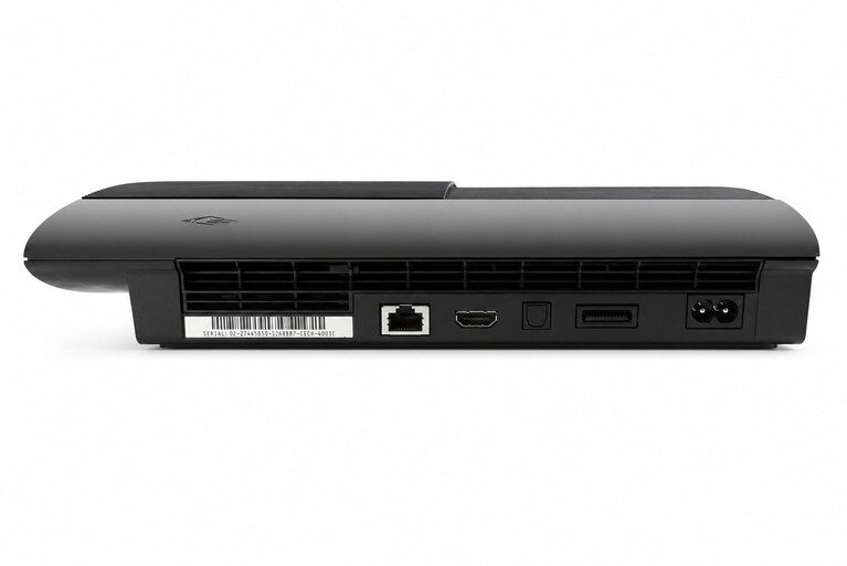 Consola PlayStation 3 model Super Slim cu 7 jocuri si controller